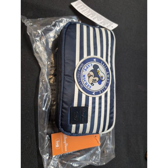 Disney Cruise Line DCL LUG Coupe XL Crossbody Bag SailAway Captain Mickey NWT - Picture 1 of 6